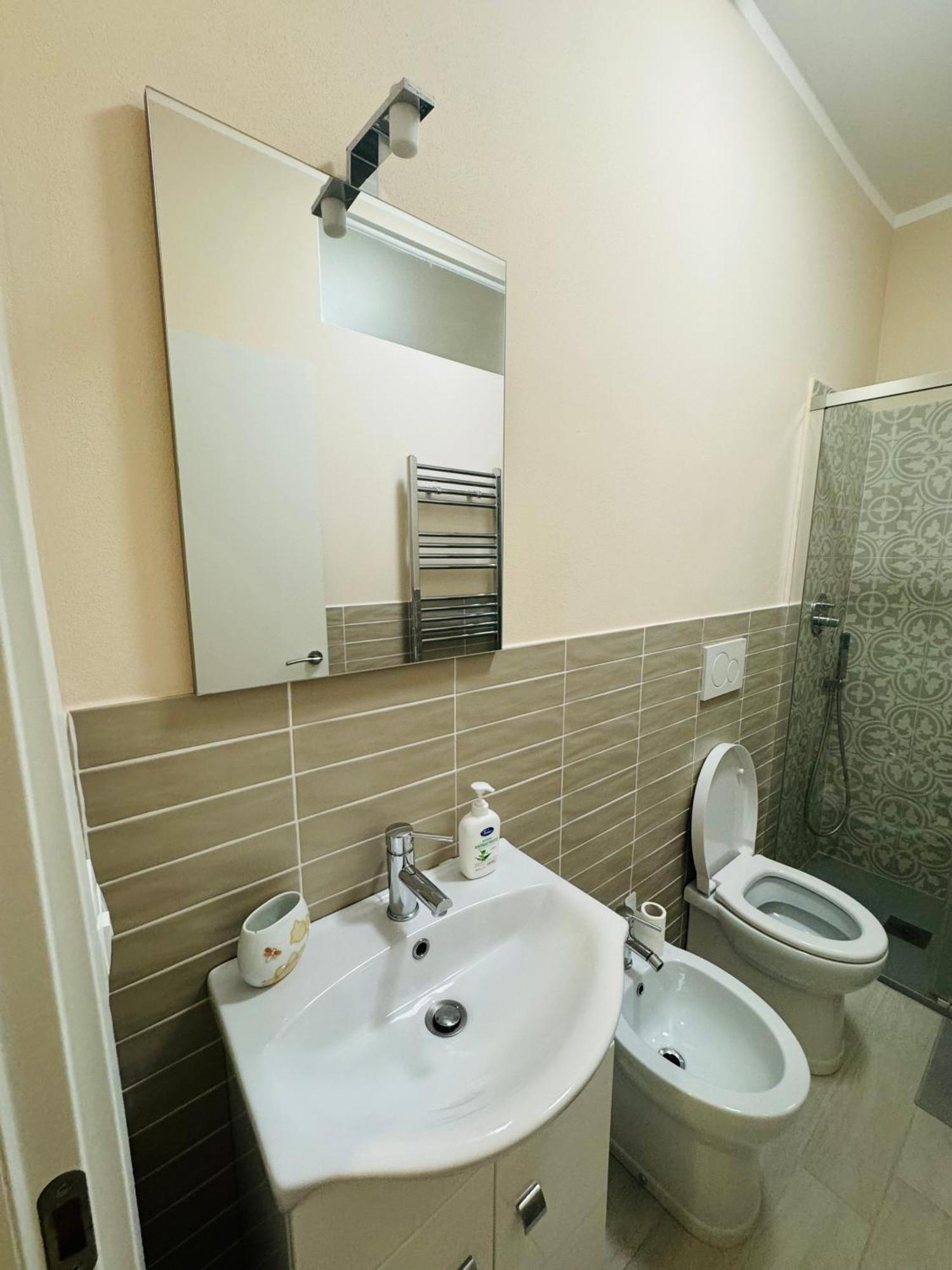 Appartamento Casa Ayden Livorno Esterno foto
